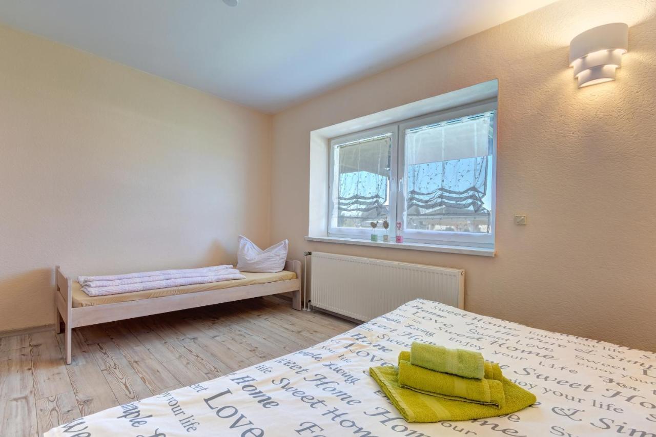 Haus Im Gruenen Apartment